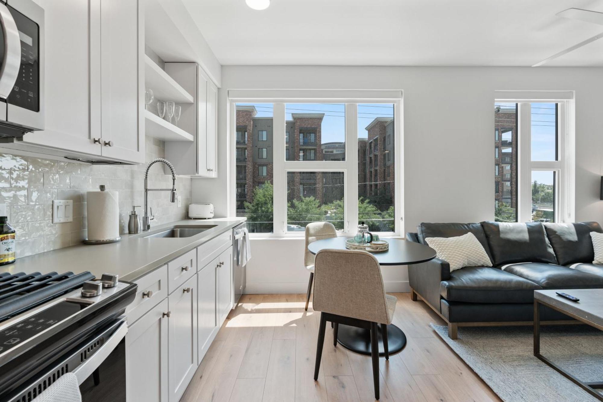 Outstanding Amenities-New Complex- Downtown Luxury Apartment Salt Lake City Exterior photo