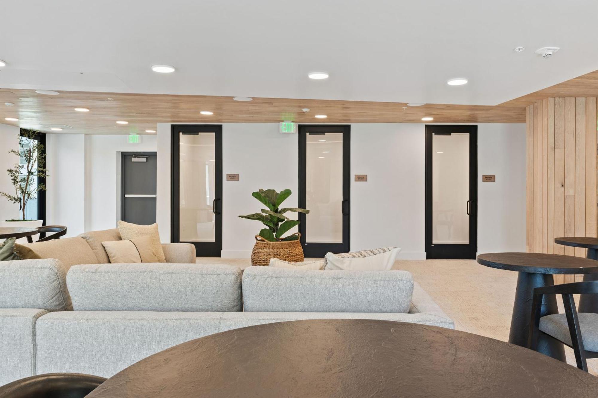 Outstanding Amenities-New Complex- Downtown Luxury Apartment Salt Lake City Exterior photo