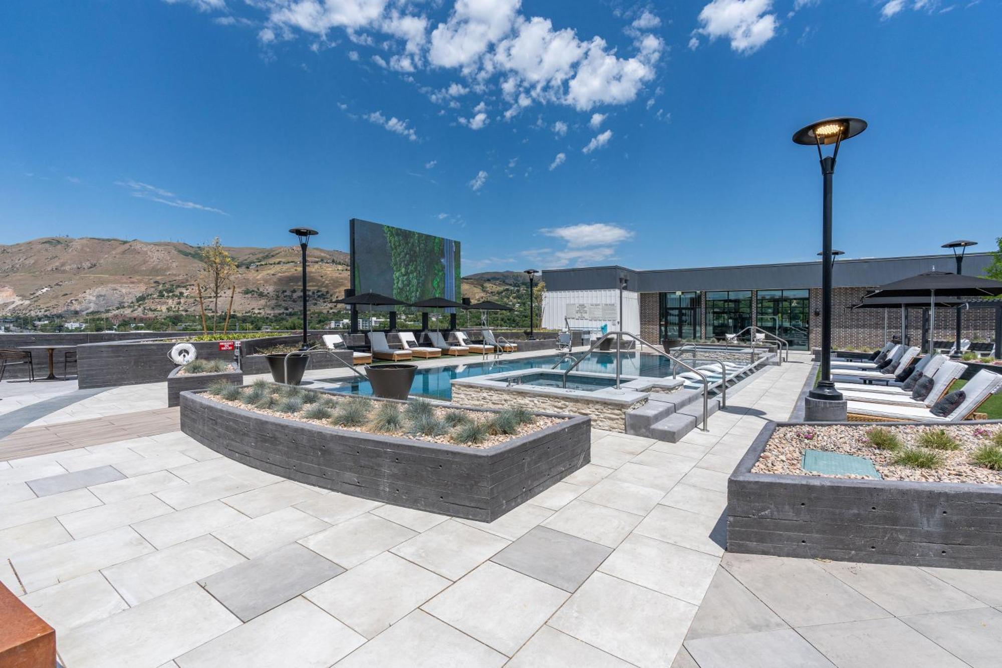 Outstanding Amenities-New Complex- Downtown Luxury Apartment Salt Lake City Exterior photo